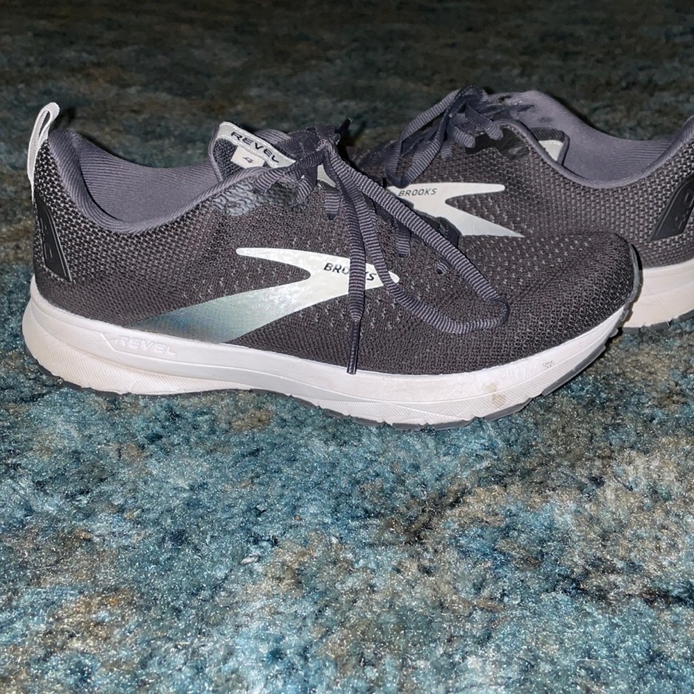 Brooks revel 4 women’s shoes
